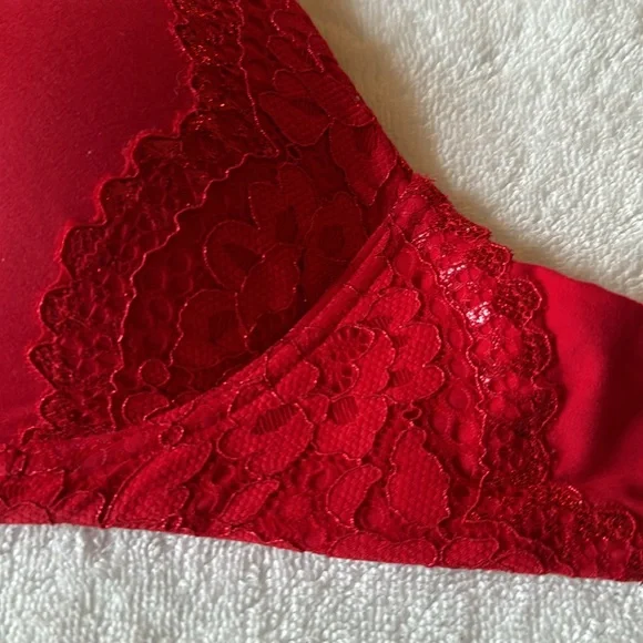 Victoria’s Secret bra/Great condition/Size 36B/ red color - Picture 2 of 6